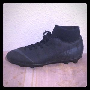 Selling for my mom’s iPhone 11